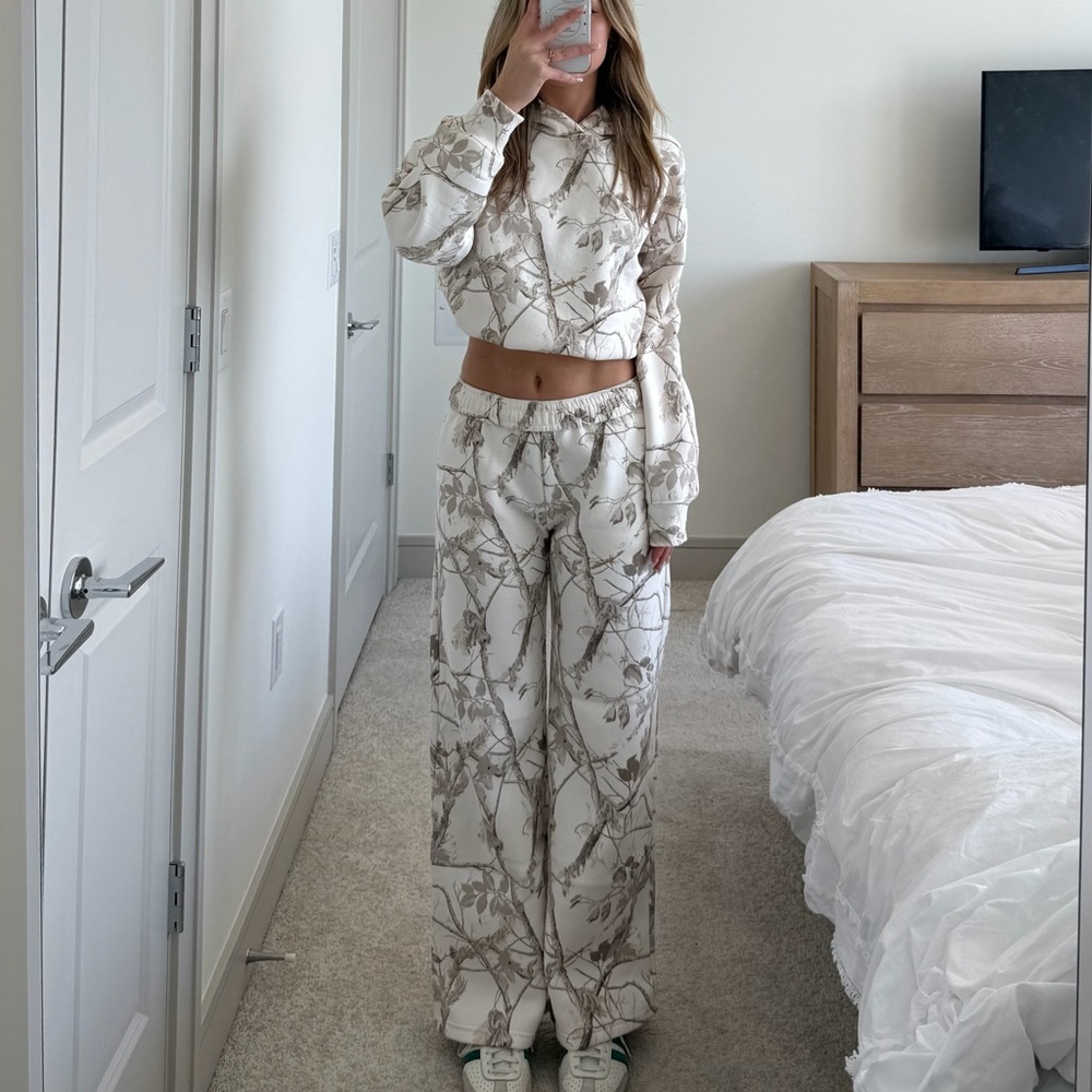 Abercrombie & Fitch Cream and Taupe Floral Print Track Pants